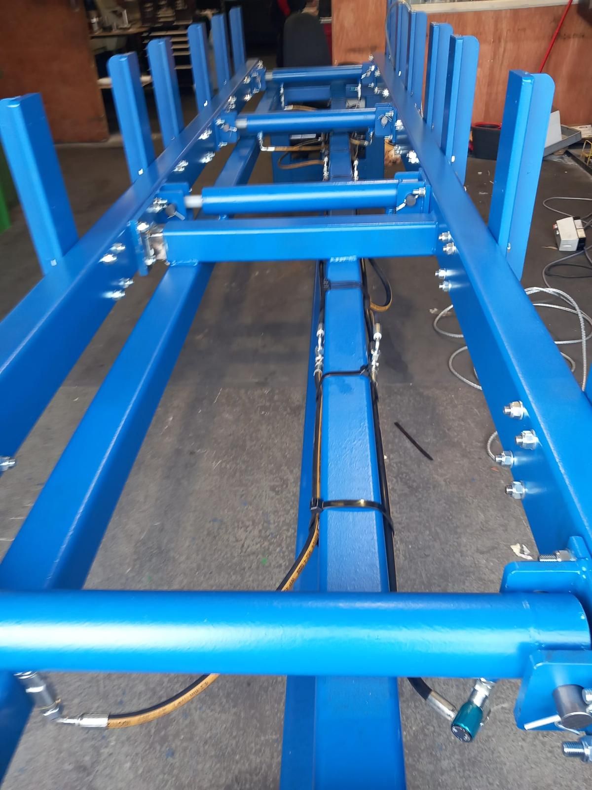 IWM 4 Piston Hydraulic Stair Cramps - Image 4